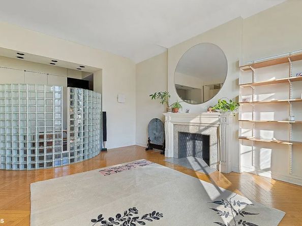 11 West 81st Street 6A, New York NY 10024