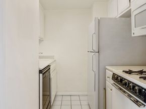 77 7th Avenue 21A, New York NY 10011