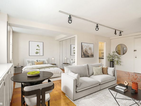 77 7th Avenue 21A, New York NY 10011
