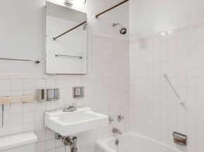 300 East 33rd Street 2LK, New York NY 10016