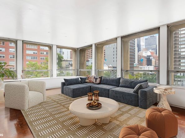 300 East 33rd Street 2LK, New York NY 10016