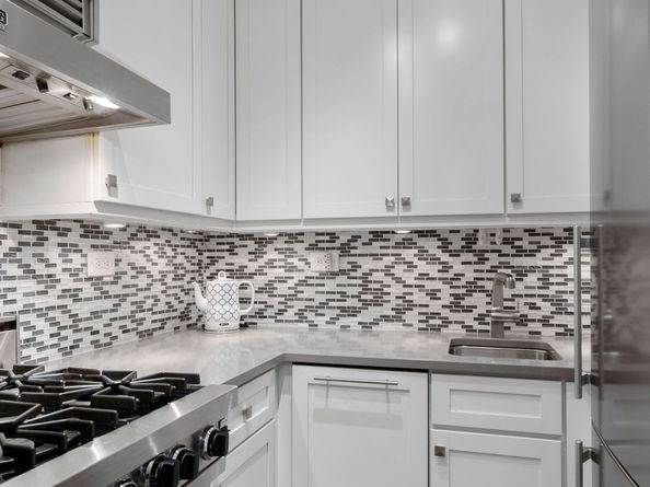 200 East 27th Street 2V, New York NY 10016