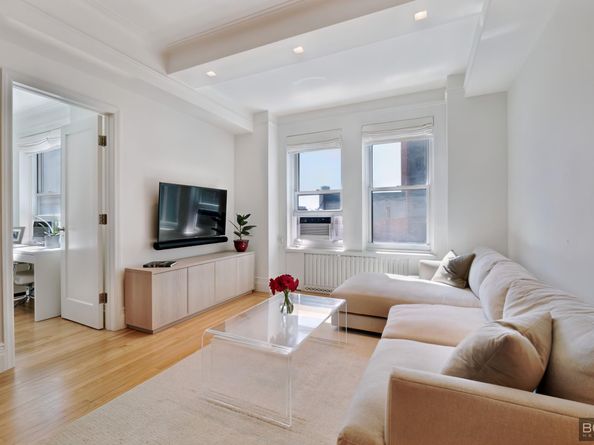 7 Park Avenue 19B, New York NY 10016
