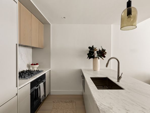 208 Delancey Street 2D, New York NY 10002