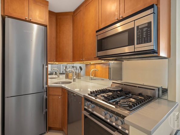 69 5th Avenue 15H, New York NY 10003-3005