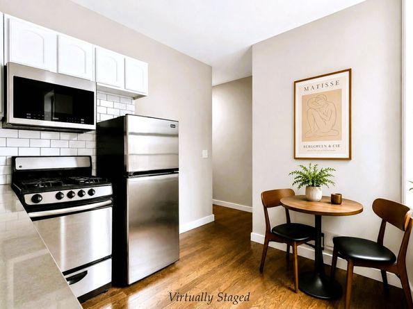 199 Prince Street 22, New York NY 10012