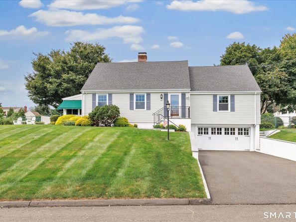 321 Bridgeview Place, Stratford CT 06614