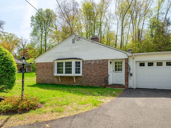 3 Lambert Lane 3, Brookfield CT 06804