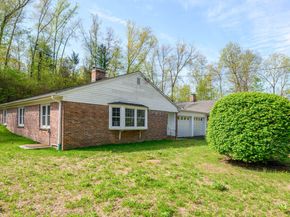 3 Lambert Lane 3, Brookfield CT 06804