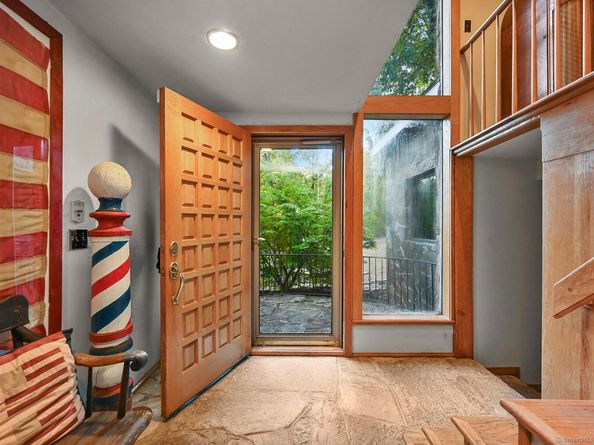 198 Steep Hill Road, Weston CT 06883