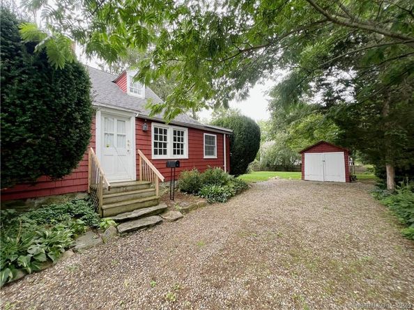 18 Oaklawn Avenue, Stamford CT 06905
