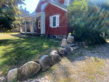 18 Oaklawn Avenue