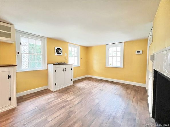18 Oaklawn Avenue, Stamford CT 06905
