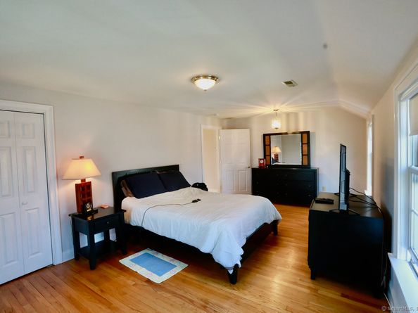 1035 Black Rock Turnpike 1035, Fairfield CT 06825
