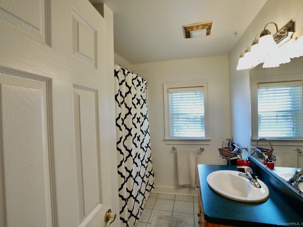 1035 Black Rock Turnpike 1035, Fairfield CT 06825