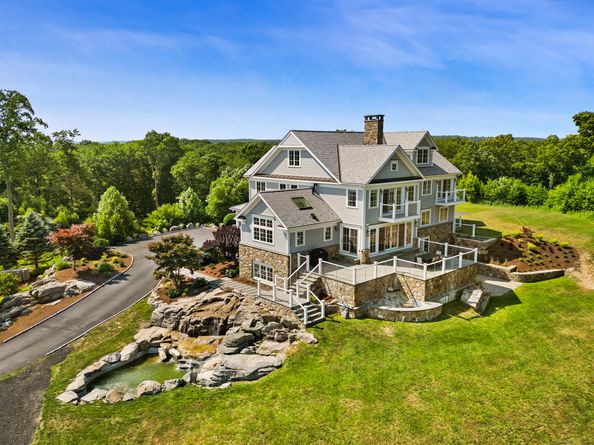 29 Rogues Ridge, Weston CT 06883