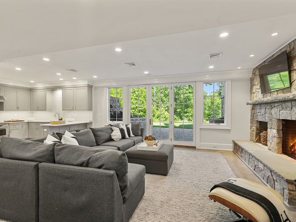 29 Rogues Ridge, Weston CT 06883