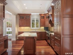 28 E Maple Street 28, New Canaan CT 06840