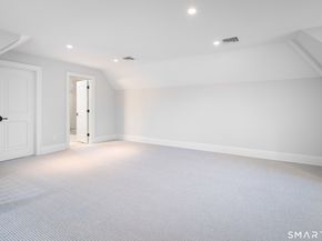 28 E Maple Street 28, New Canaan CT 06840