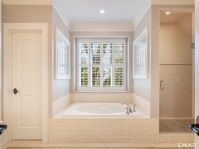 28 E Maple Street 28, New Canaan CT 06840