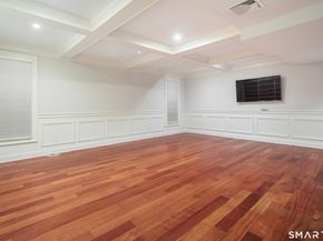 28 E Maple Street 28, New Canaan CT 06840