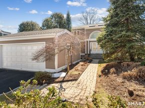 403 Silver Creek Lane 403, Norwalk CT 06850