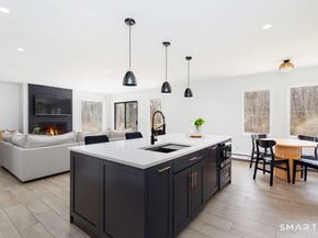 6 Daniels Drive, Danbury CT 06811