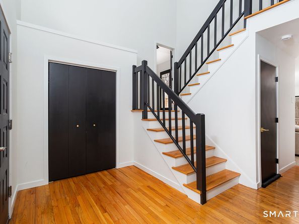 6 Daniels Drive, Danbury CT 06811