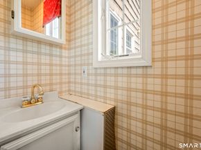 455 Woodlawn Avenue, Stratford CT 06614