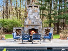 140 Stoneleigh Road, New Canaan CT 06840