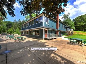 7 E Lake Road, Trumbull CT 06611