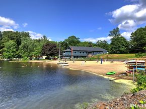 7 E Lake Road, Trumbull CT 06611