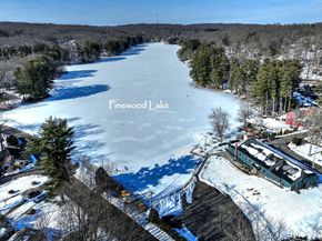 7 E Lake Road, Trumbull CT 06611