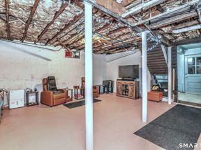 7 E Lake Road, Trumbull CT 06611