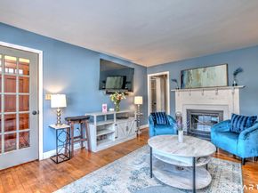 7 E Lake Road, Trumbull CT 06611