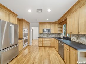 156 W Haviland Lane, Stamford CT 06903