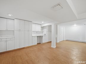 156 W Haviland Lane, Stamford CT 06903