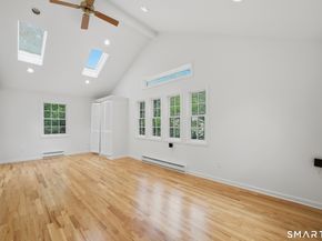 156 W Haviland Lane, Stamford CT 06903
