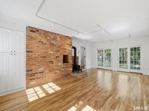 156 W Haviland Lane, Stamford CT 06903