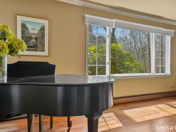 250 Tanglewood Road, Stratford CT 06614