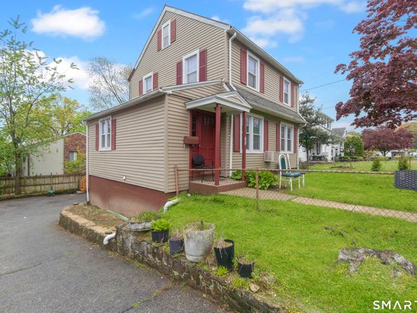 33 Colonial Road 9, Stamford CT 06906