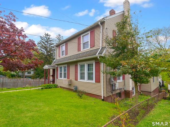 33 Colonial Road 9, Stamford CT 06906