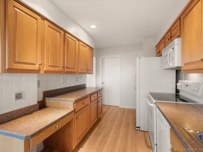 3200 Park Avenue 11E2, Bridgeport CT 06604