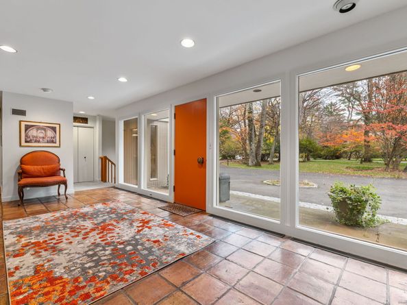 88 Starin Drive, Stamford CT 06902