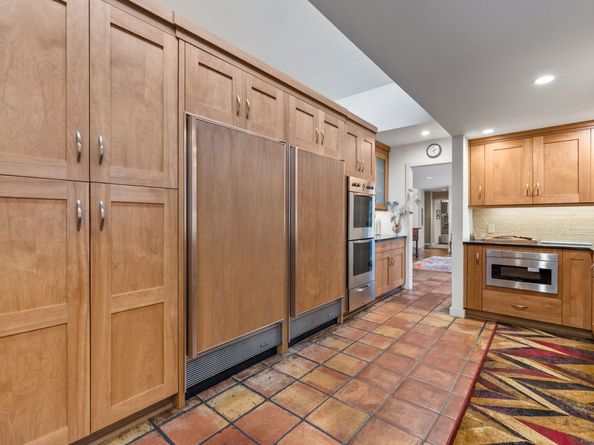 88 Starin Drive, Stamford CT 06902