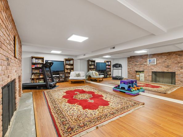 88 Starin Drive, Stamford CT 06902