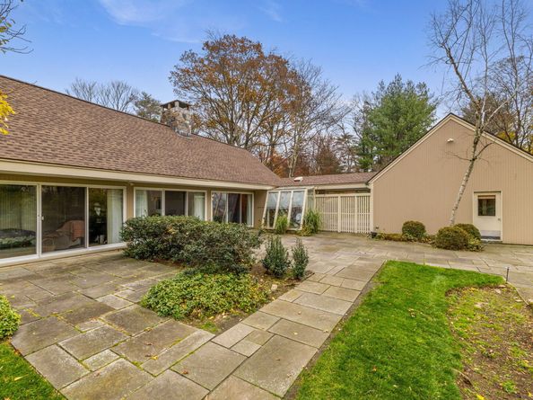 88 Starin Drive, Stamford CT 06902