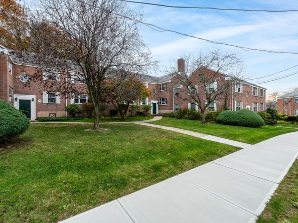 23 Standish Road APT 2, Stamford CT 06902