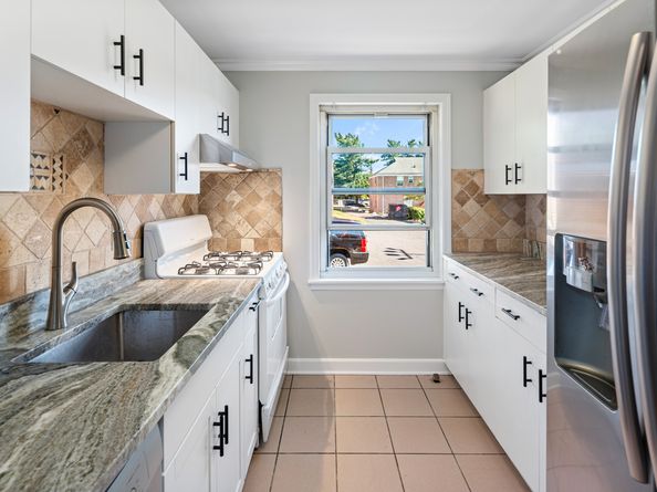 23 Standish Road APT 2, Stamford CT 06902