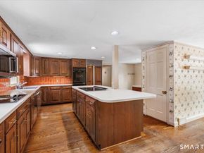 77 Winfield Lane, New Canaan CT 06840